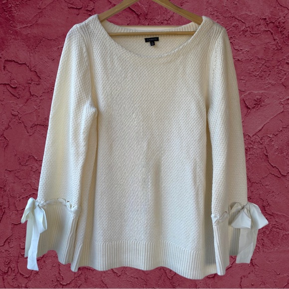 SOLD on Depop - Talbots Wool Crew Sweater Ribbon Bow Bell Sleeve Ivory White XL - Picture 6 of 15
